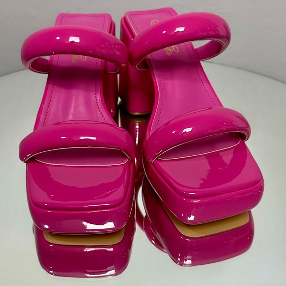 Barbie Pink 3D Bubble Heels - Picture 4 of 6